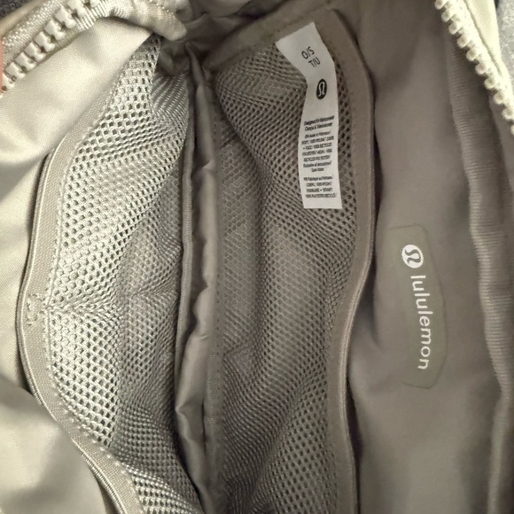 Lululemon everywhere belt bag large - Picture 8 of 10